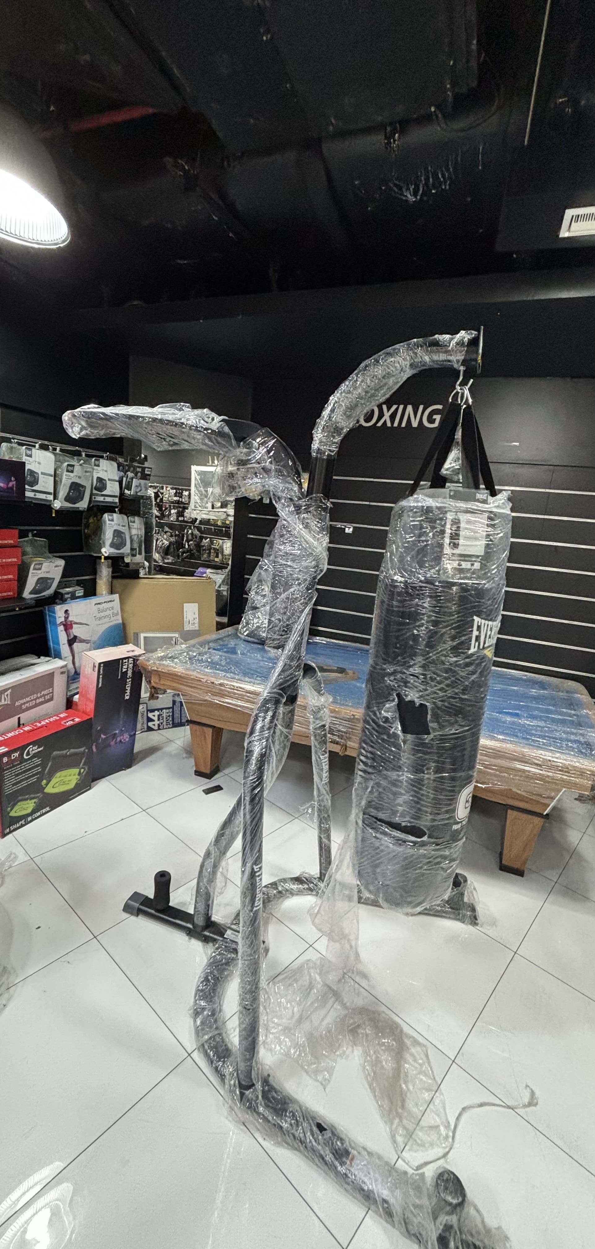 Boxing bag with stand 0