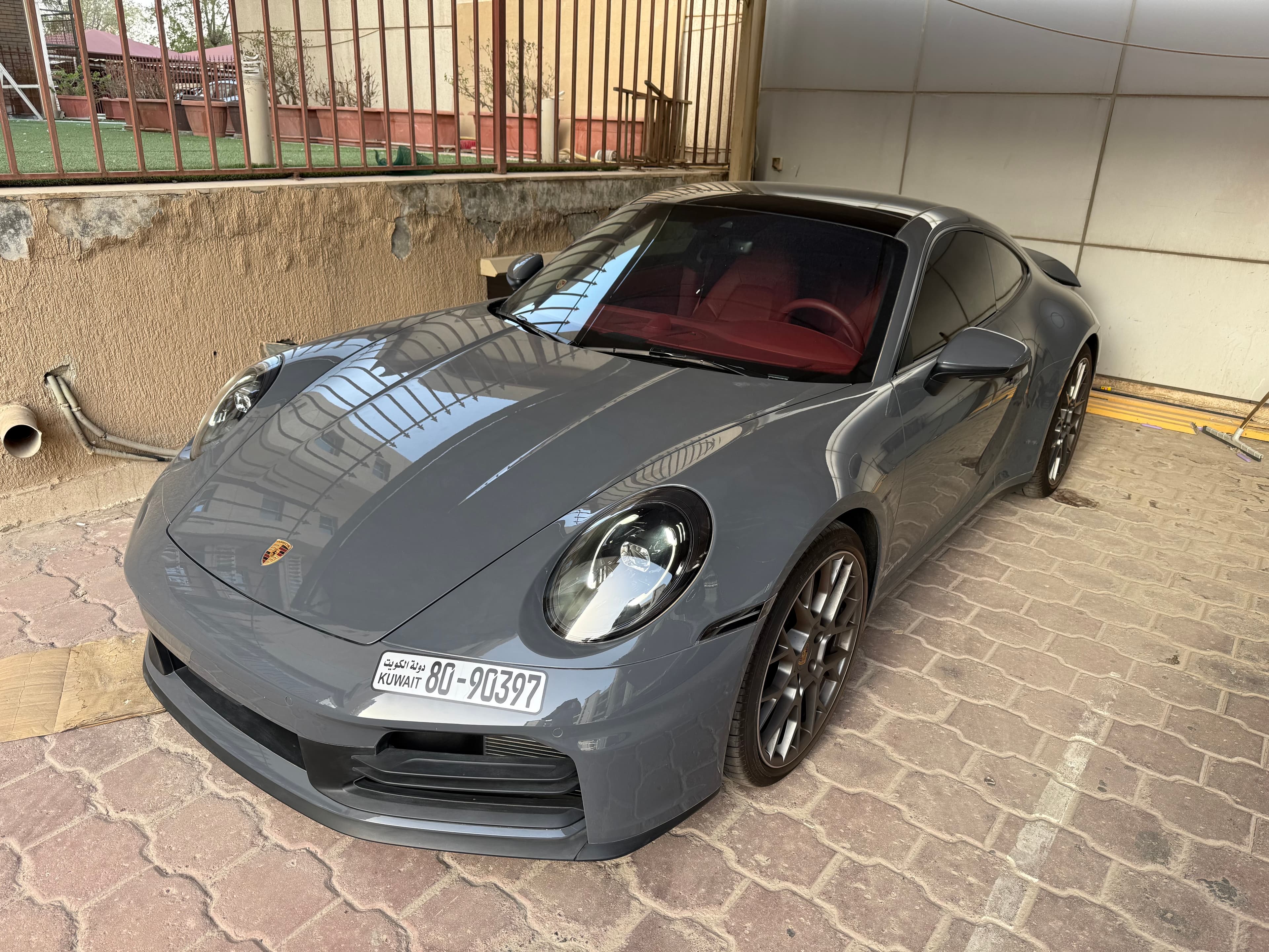 للبيع بورش كاريرا 2025 11
