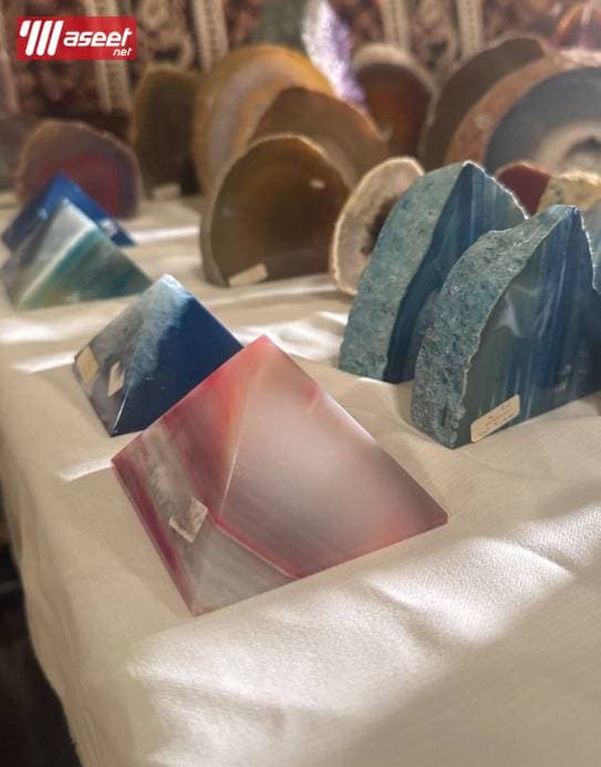 pieces of natural stones  2