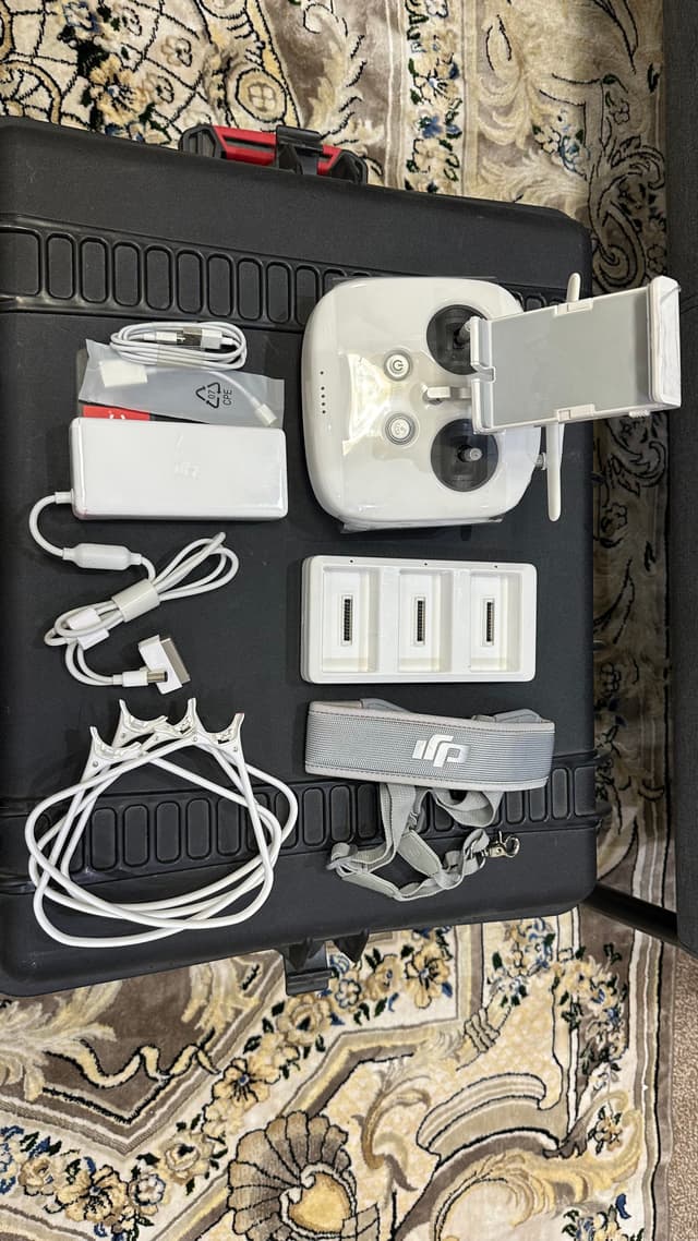 For sale accessories and a kit for the Phantom 4 Pro