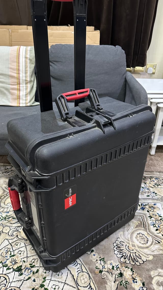 For sale accessories and a kit for the Phantom 4 Pro