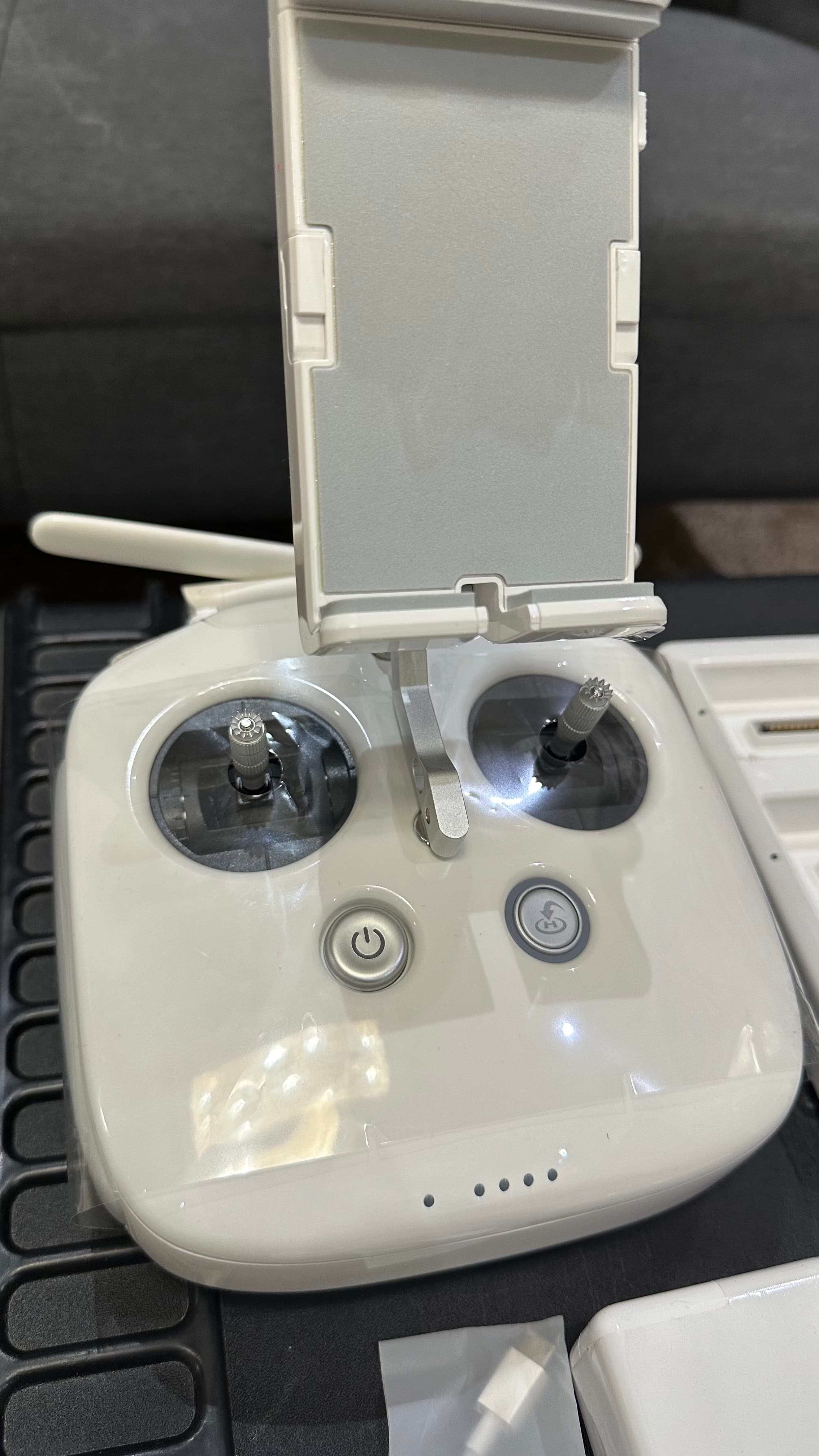 For sale accessories and a kit for the Phantom 4 Pro 4