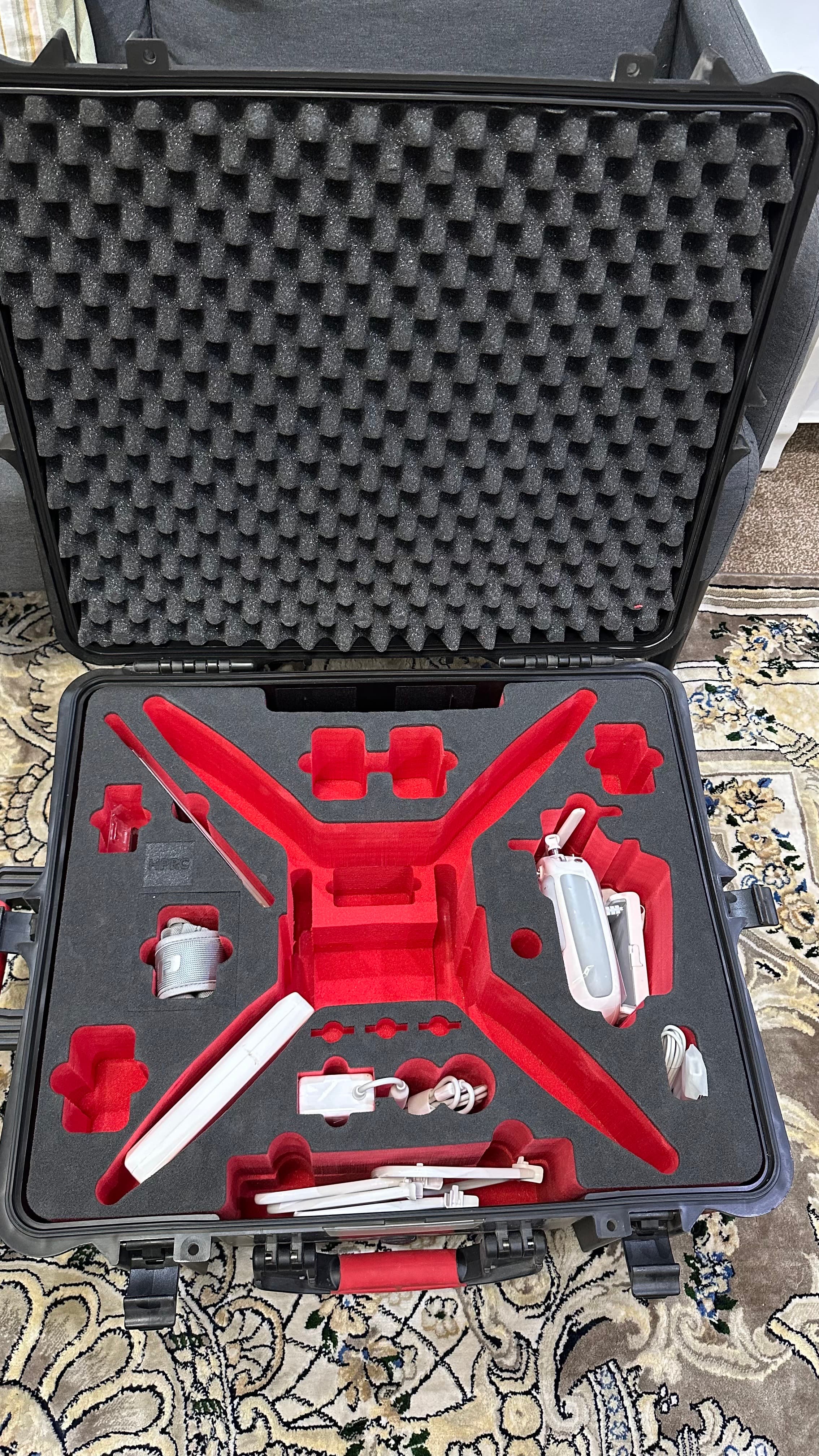 For sale accessories and a kit for the Phantom 4 Pro 6