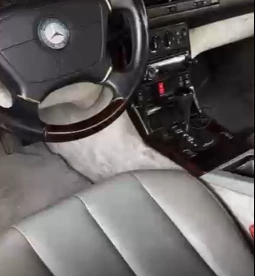 للبيع مرسيدس SL300 1993