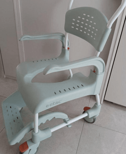 معدات طبية للمرضى وكبار السن  3