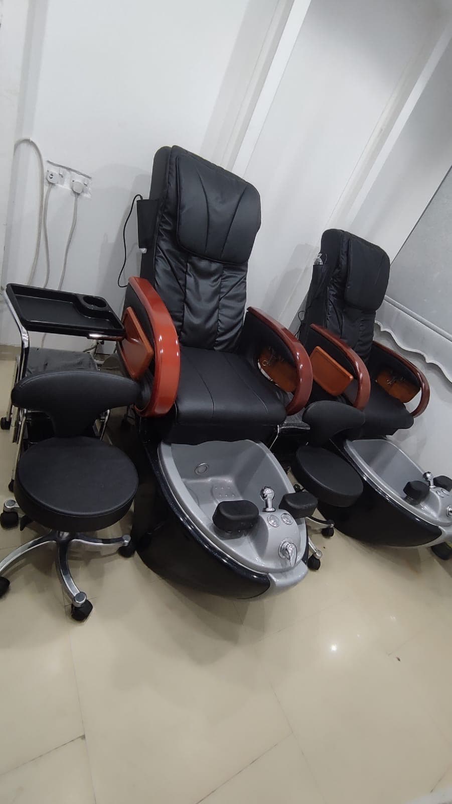 Pedicure chairs for a beauty salon for sale  0