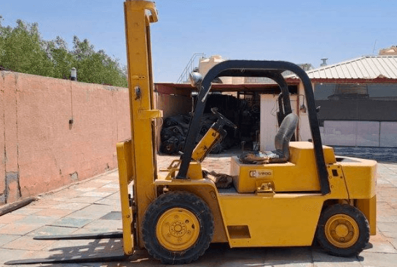 للبيع رافعة فور كلفت 5 طن