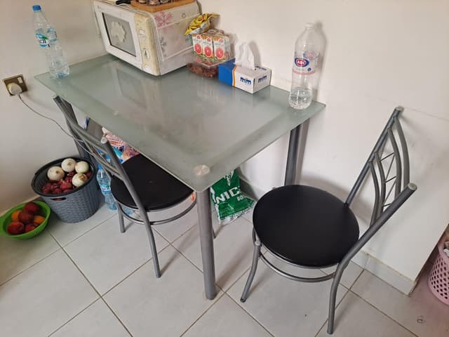 Glass table for sale 10kd