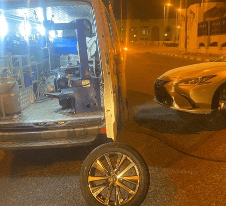 24-hour mobile  bansher  and  garage 7