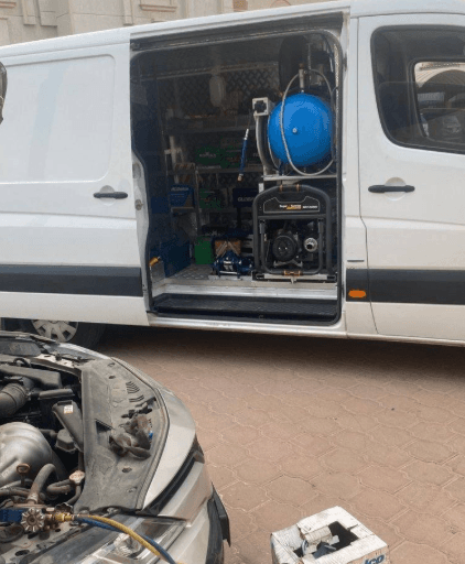 24-hour mobile  bansher  and  garage 8