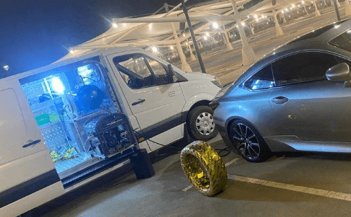 24-hour mobile  bansher  and  garage 11