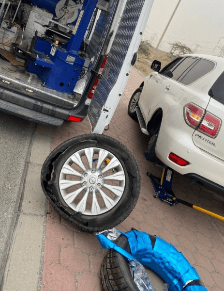 24-hour mobile  bansher  and  garage 0