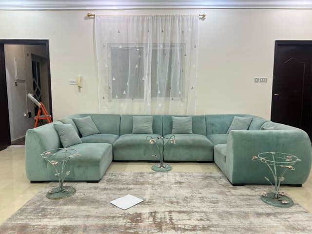 ٦ قطع من الكنبات منفصله