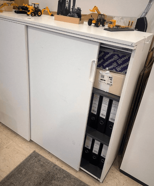  Office furniture for sale 9