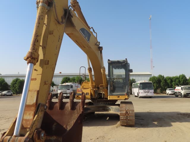 حفارات كاتربيلر مستعملة