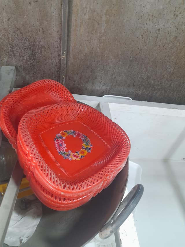 بيع اغراض مطعم جديد ومستعمل 