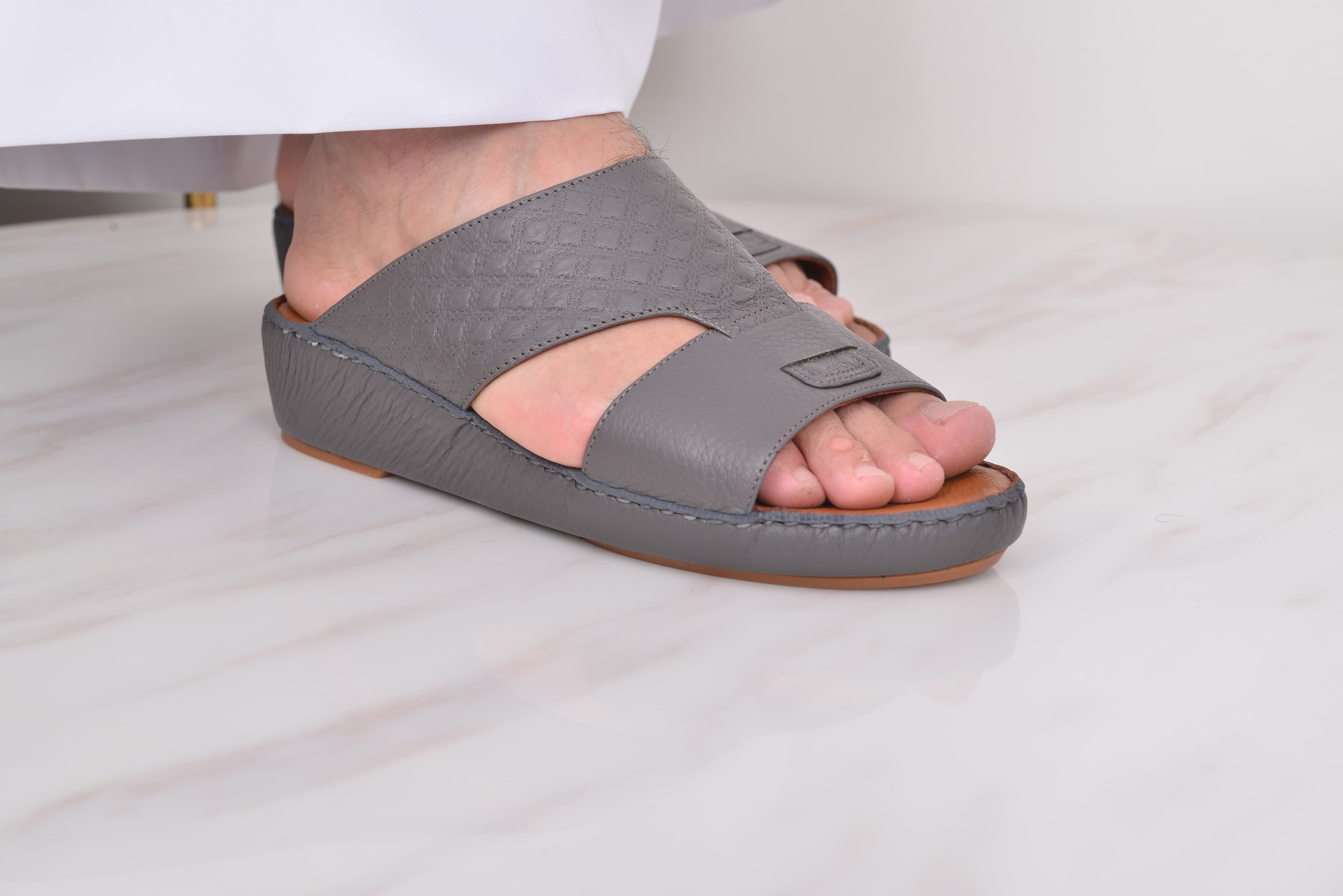 Medical shoes made in Thailand 11