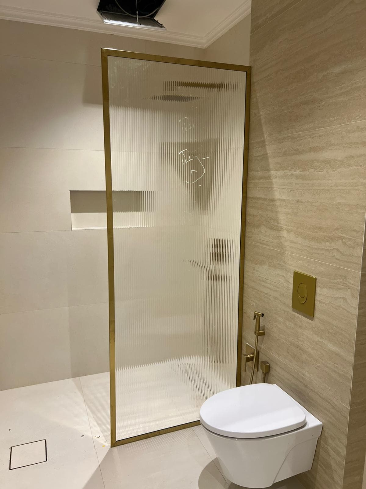 Installing all types of glass, mirrors and aluminum 1