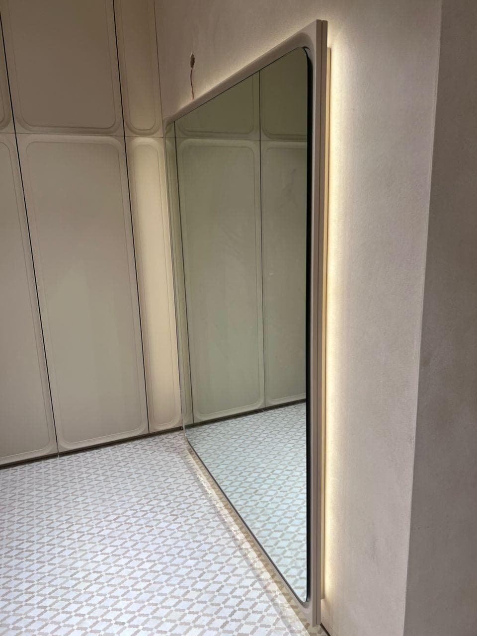 Installing all types of glass, mirrors and aluminum 4