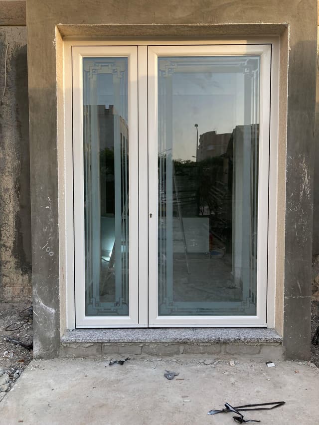 Installing all types of glass, mirrors and aluminum