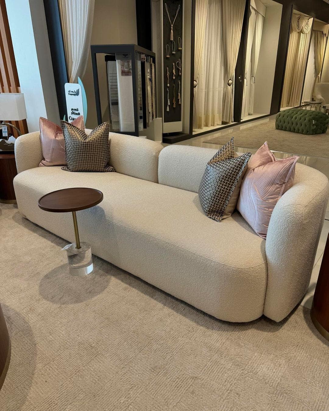 Customizing curtains, upholstery and decorative works 5