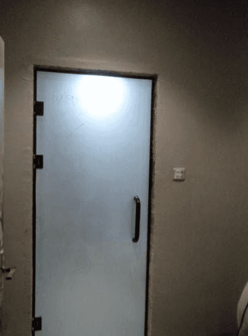 فني زجاج متخصص 0