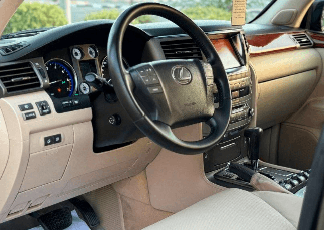 لكزس LX570 موديل 2011 2