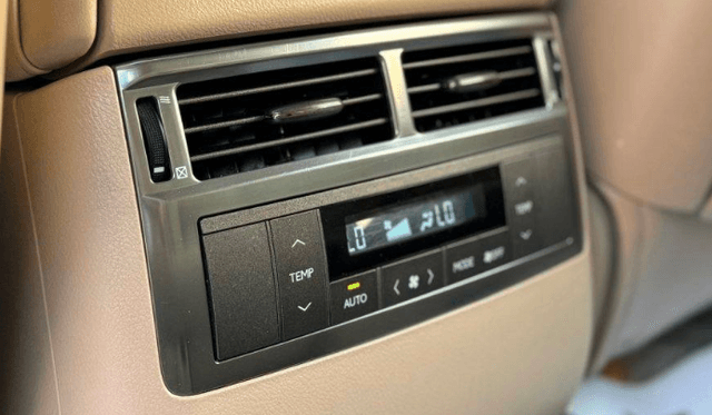 لكزس LX570 موديل 2011