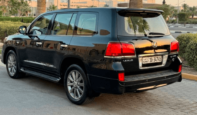 لكزس LX570 موديل 2011