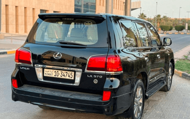 لكزس LX570 موديل 2011