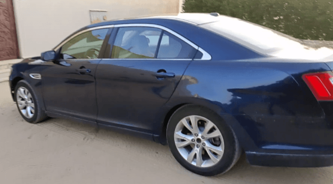 Ford Taurus 2011 for sale 4