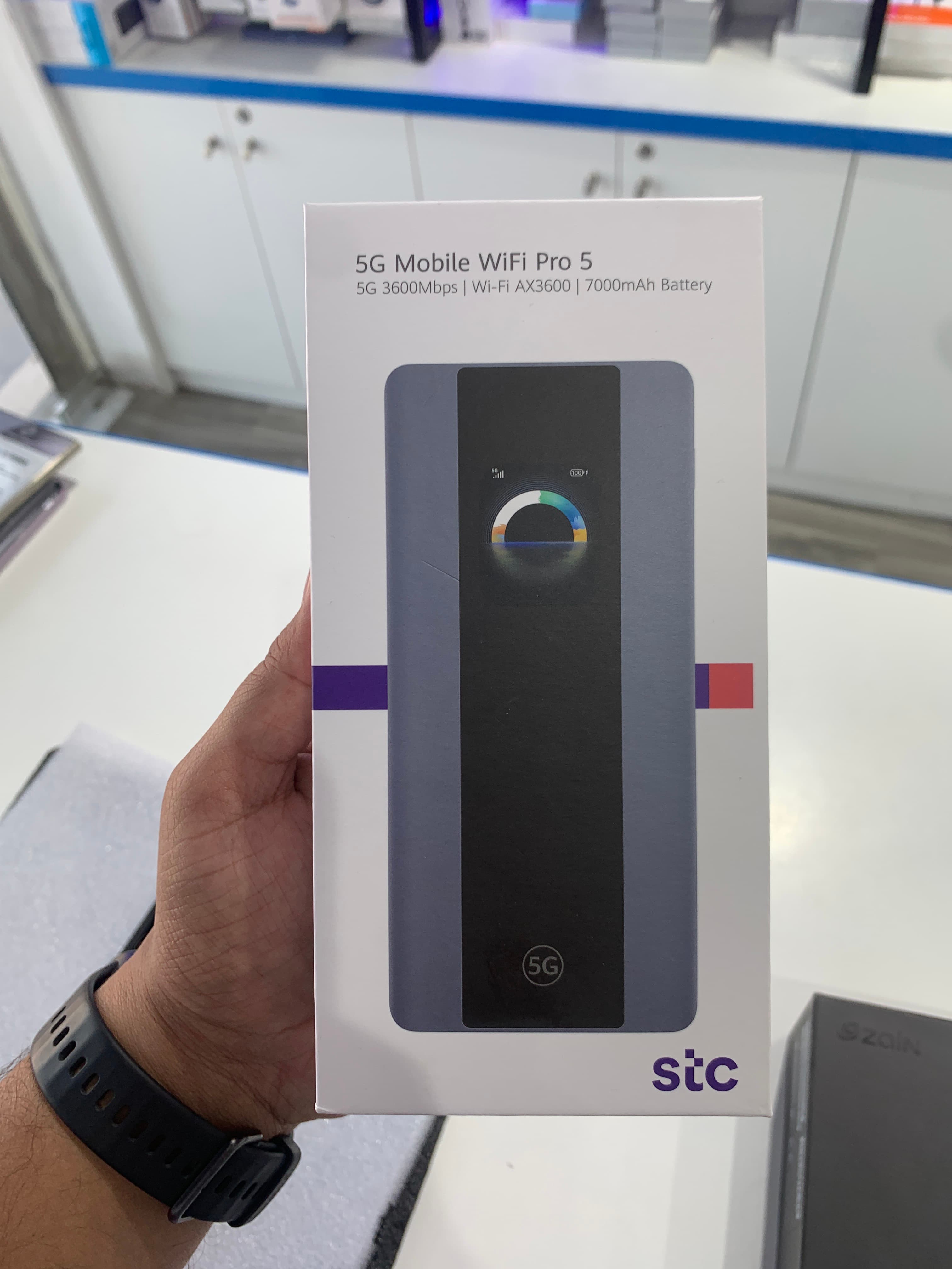 5G Pro 5STC Portable WiFi 0