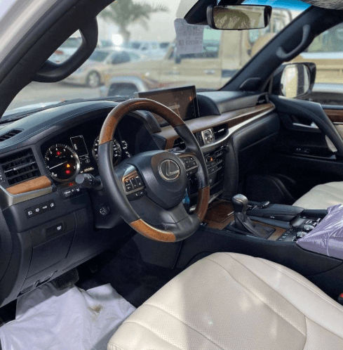 للبيع جيب لكزس LX570 موديل 2016 2