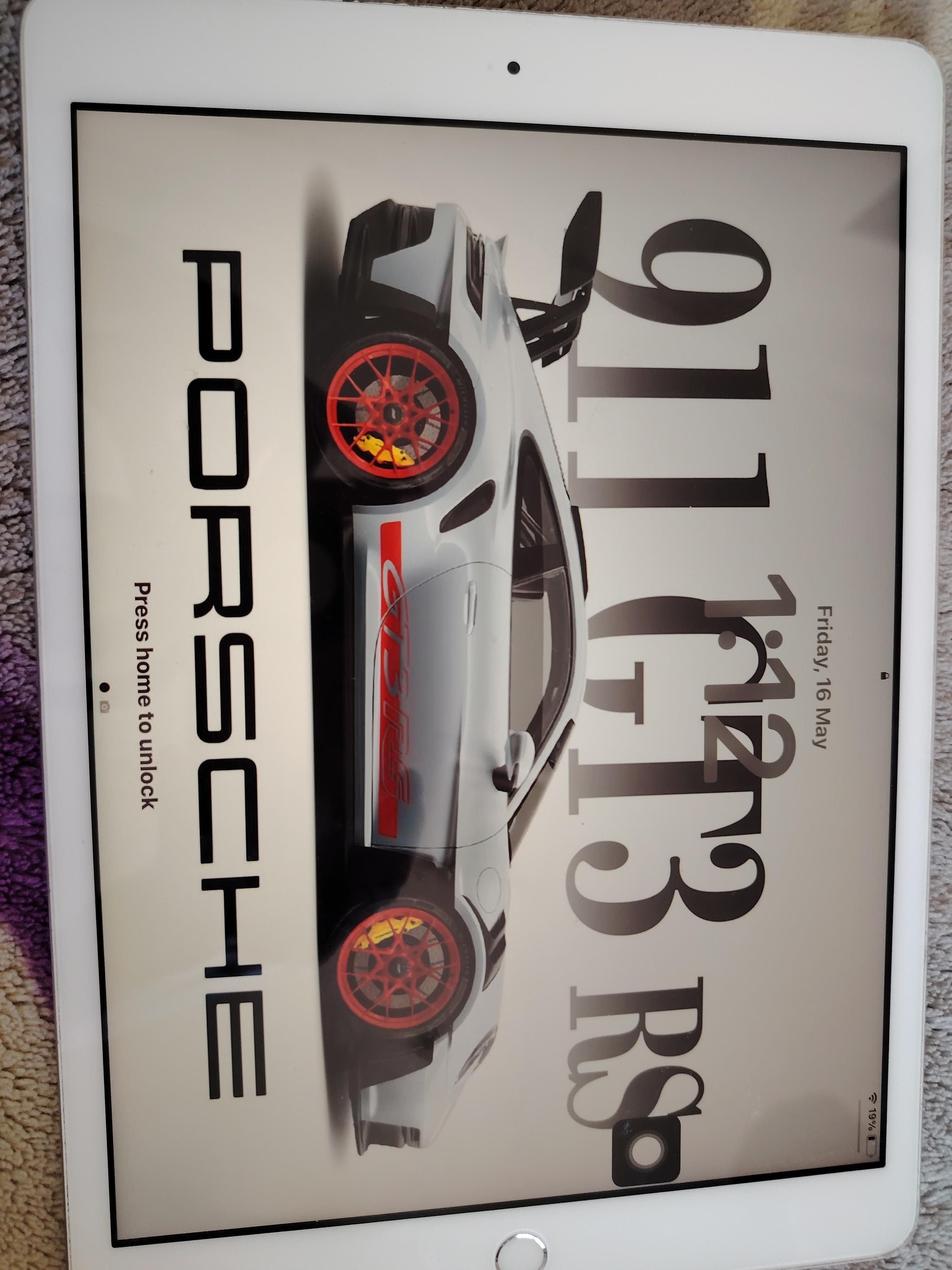 iPad Gen 8 32GB in good condition 0
