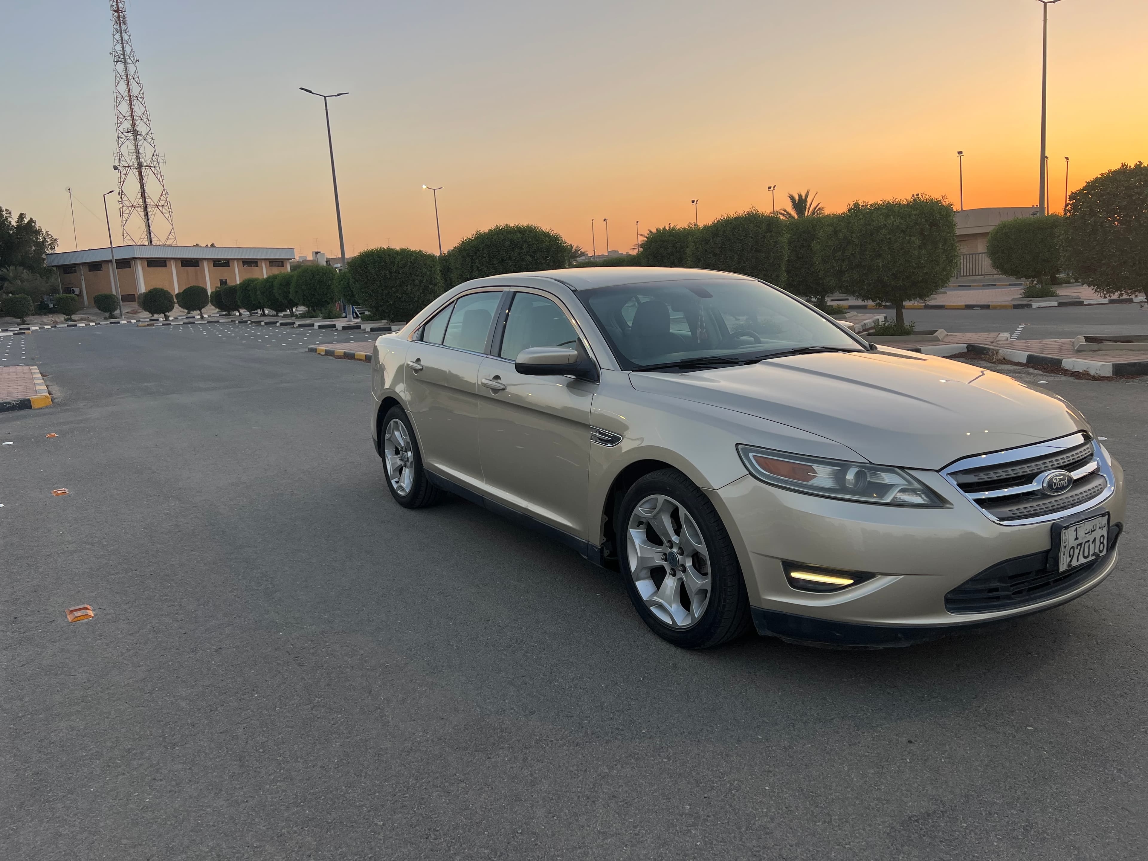 Ford Taurus 2011 for sale 5