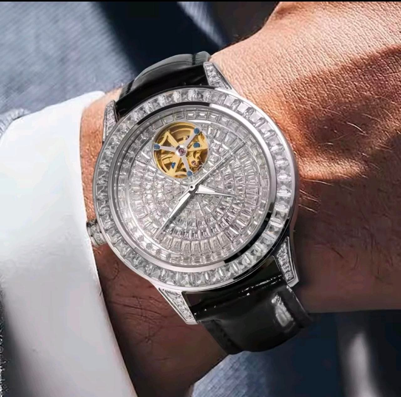 For sale a new guaranteed h5037 watch 2