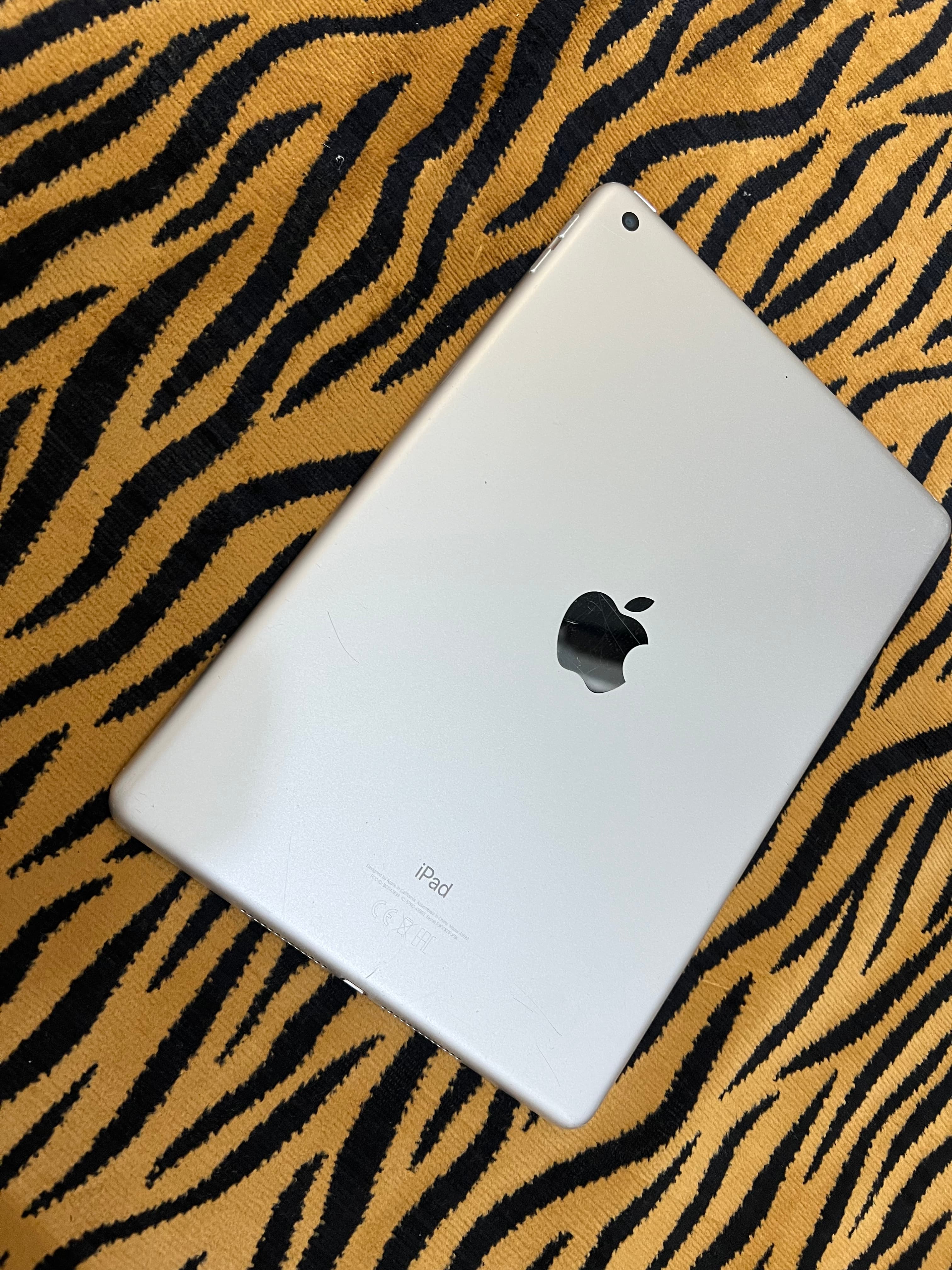 Apple iPad 6 6 32 GB   0
