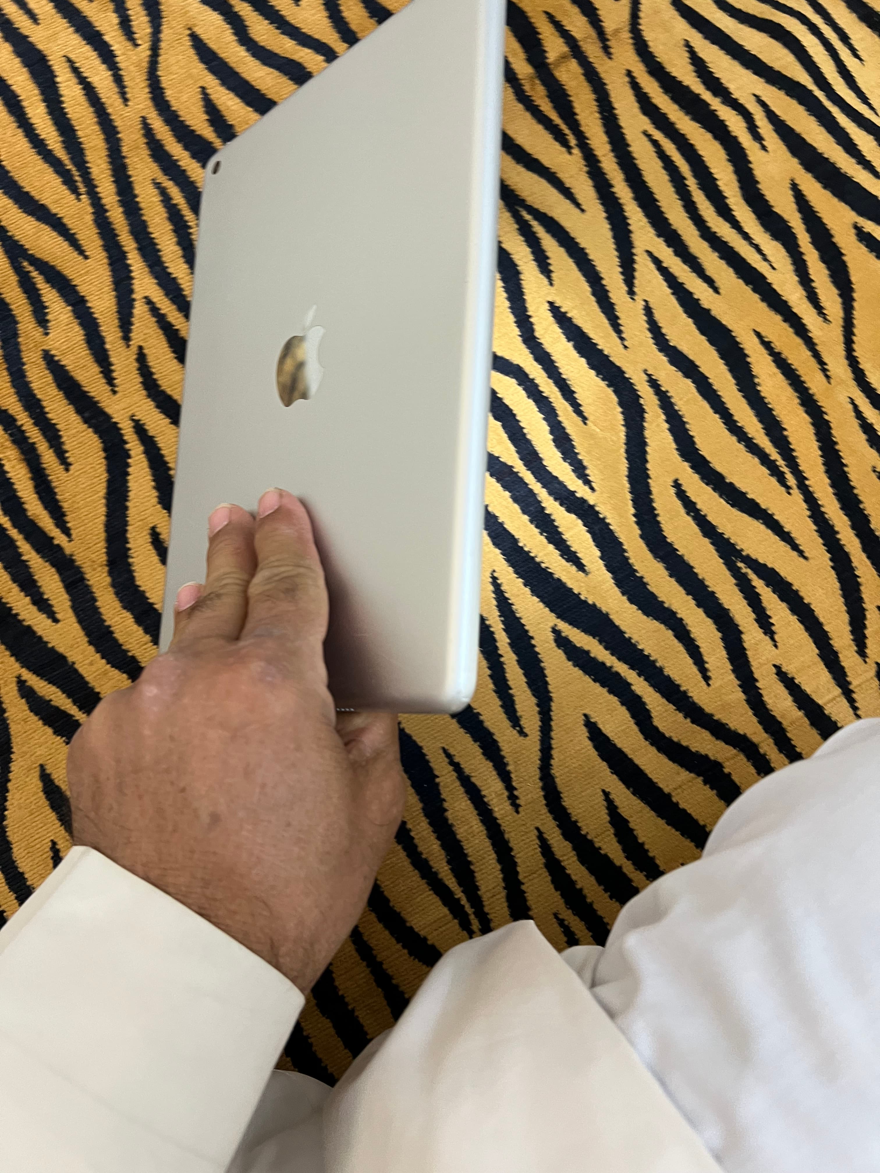 Apple iPad 6 6 32 GB   6