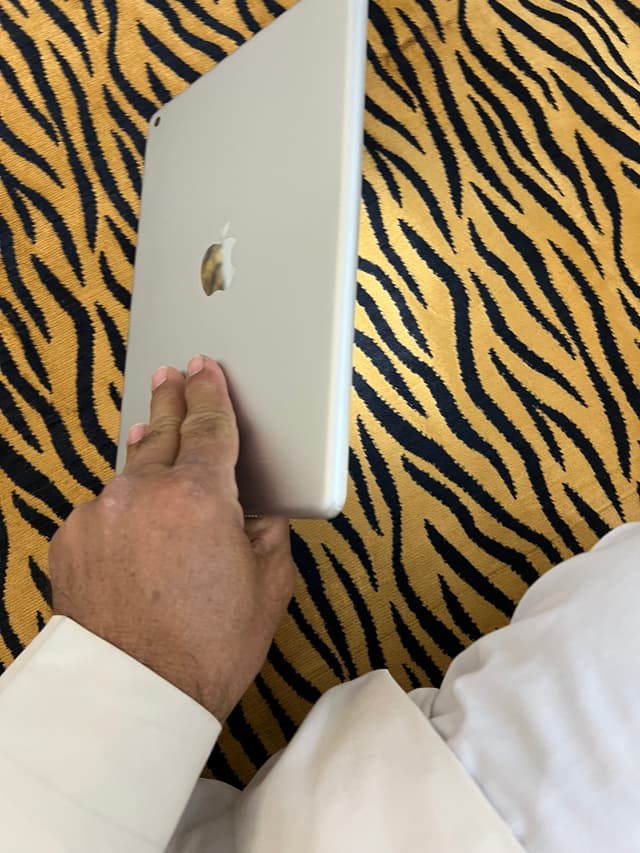 Apple iPad 6 6 32 GB  