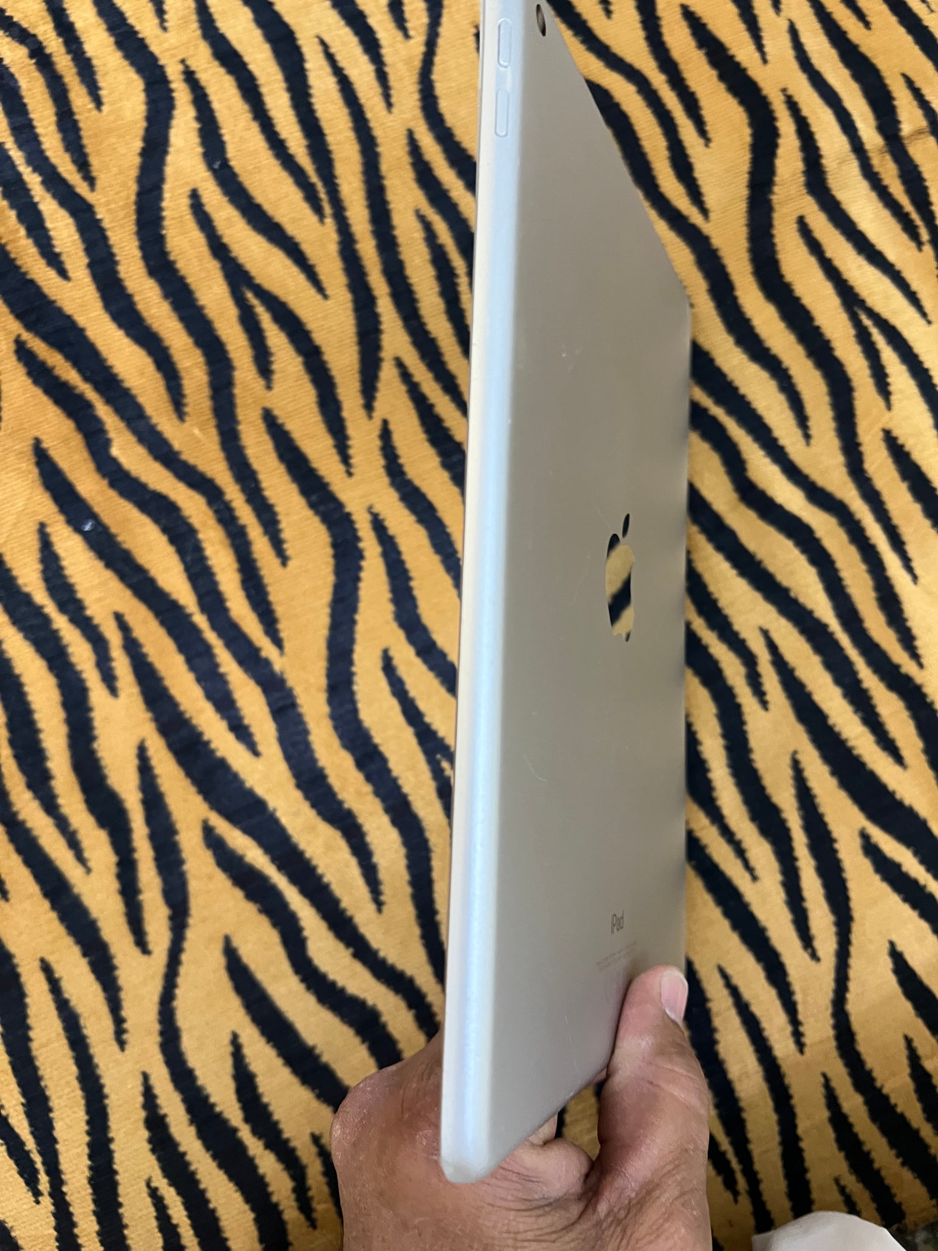 Apple iPad 6 6 32 GB   7