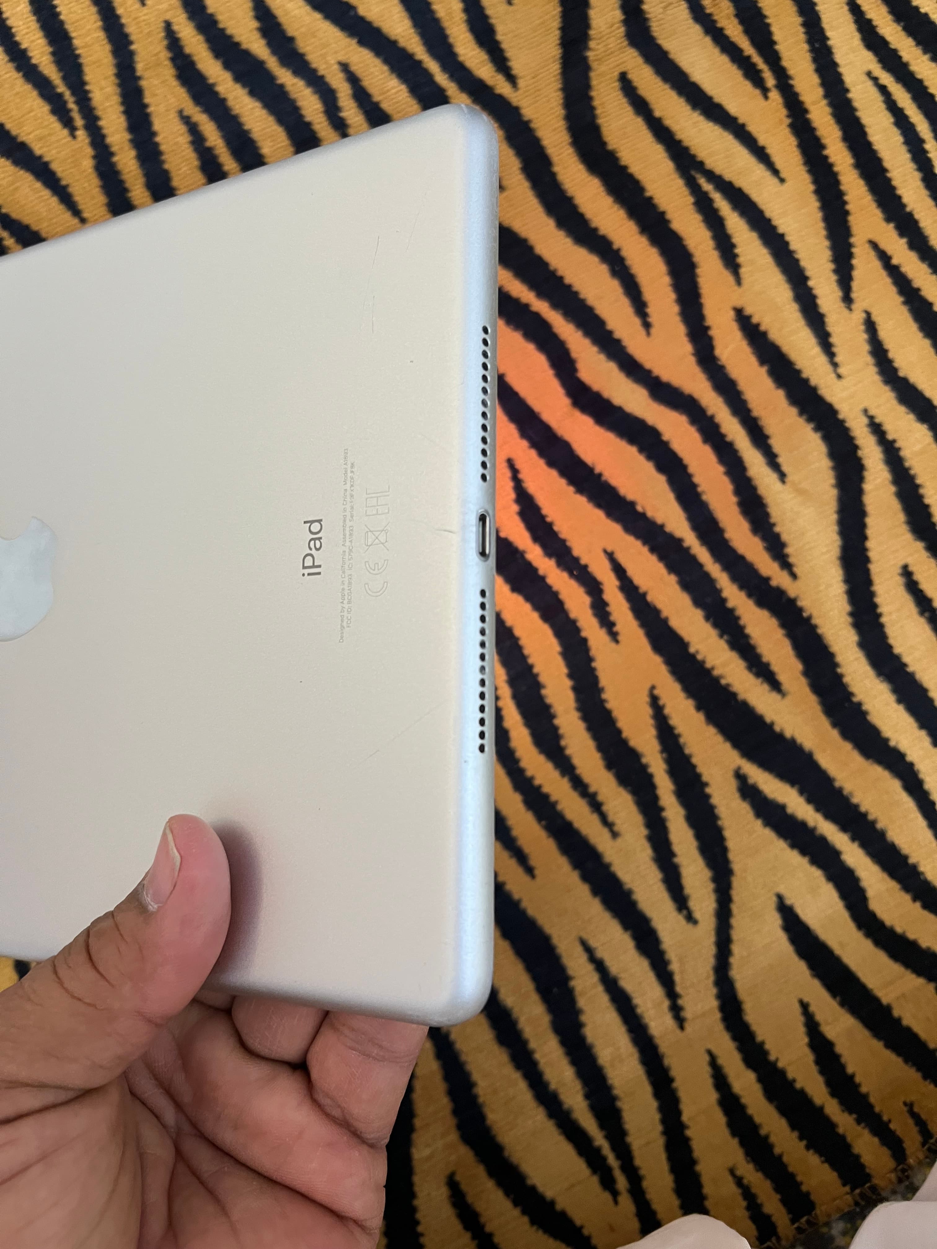 Apple iPad 6 6 32 GB   8