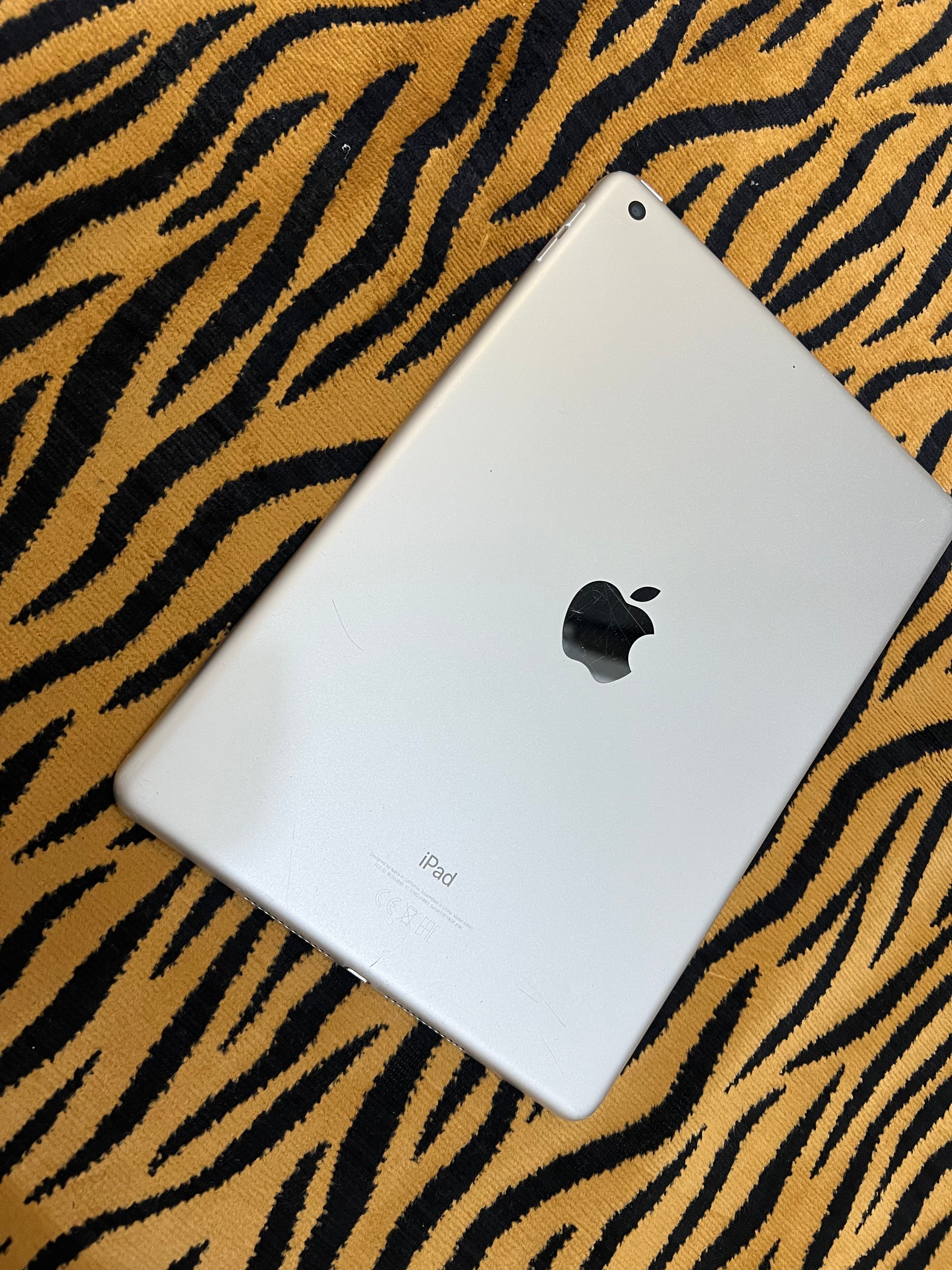 Apple iPad 6 6 32 GB   9
