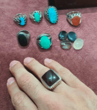  For sale a luxurious set of precious stones 3