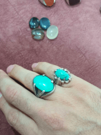  For sale a luxurious set of precious stones 5