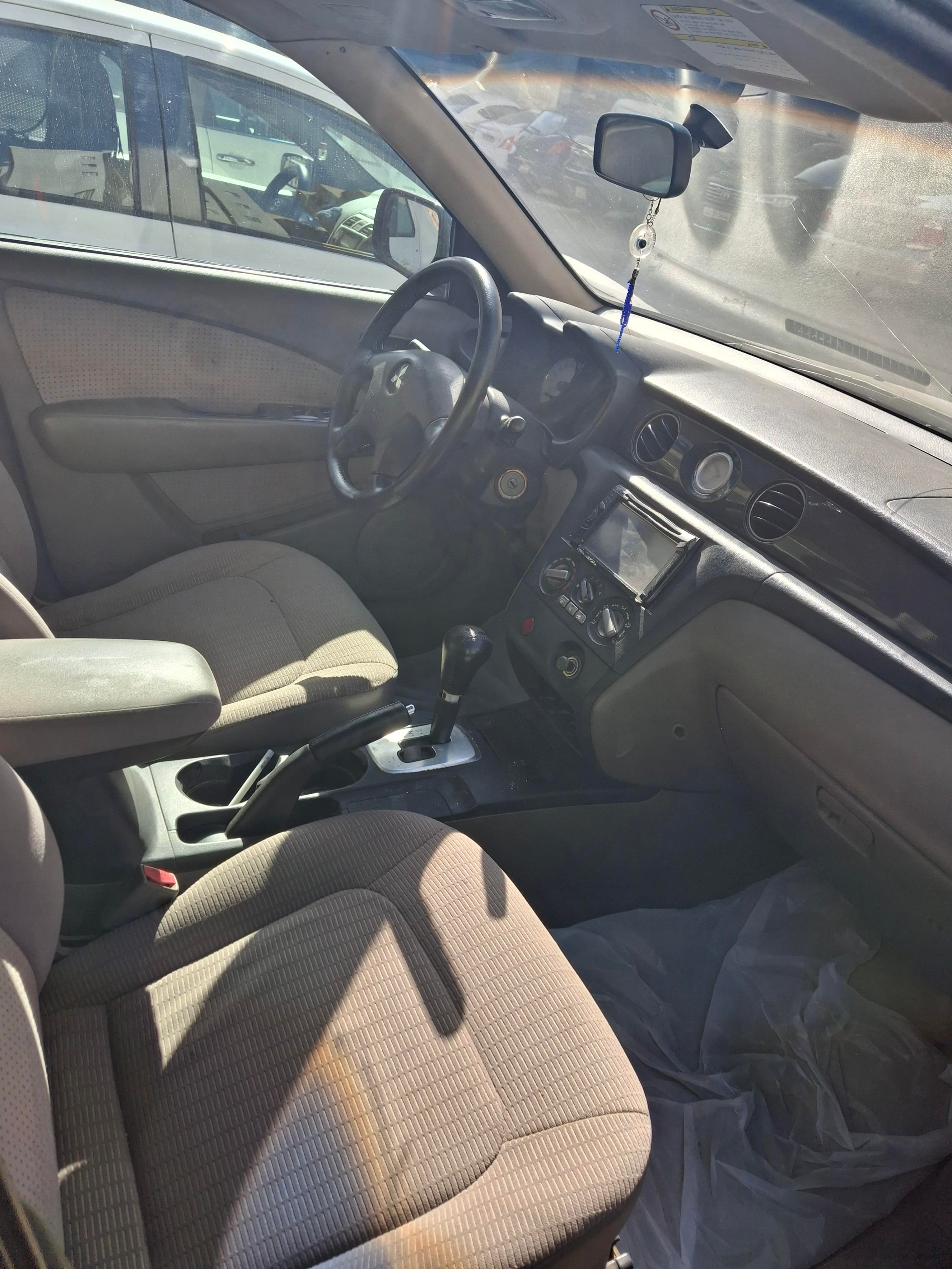 Outlander 2006 car for sale 5