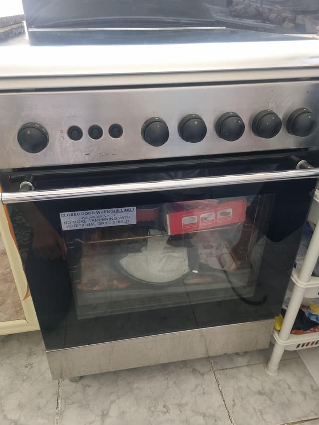 Gas cooker with oven in great condition 