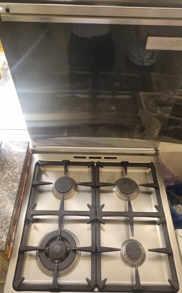 Gas cooker with oven in great condition 