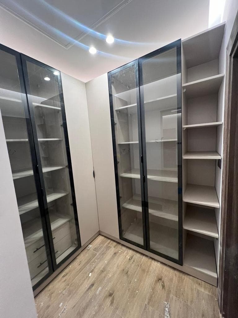Carpenter maintenance and separation of decoration and furniture 1
