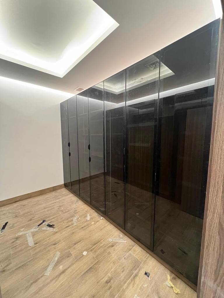 Carpenter maintenance and separation of decoration and furniture 5