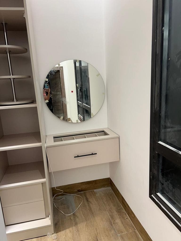 Carpenter maintenance and separation of decoration and furniture 6
